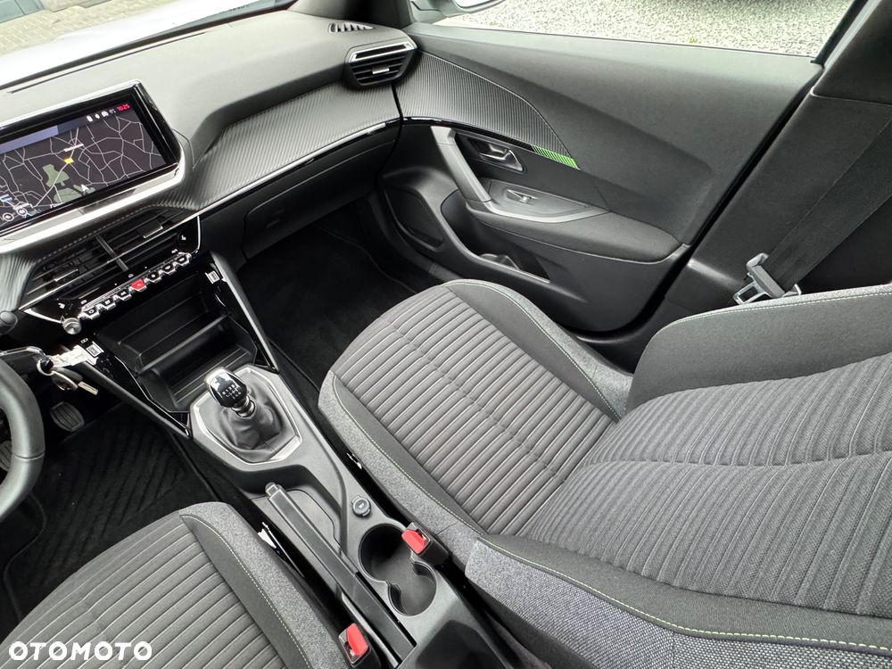Peugeot 2008 1.2 PureTech Active Pack S&S - 32