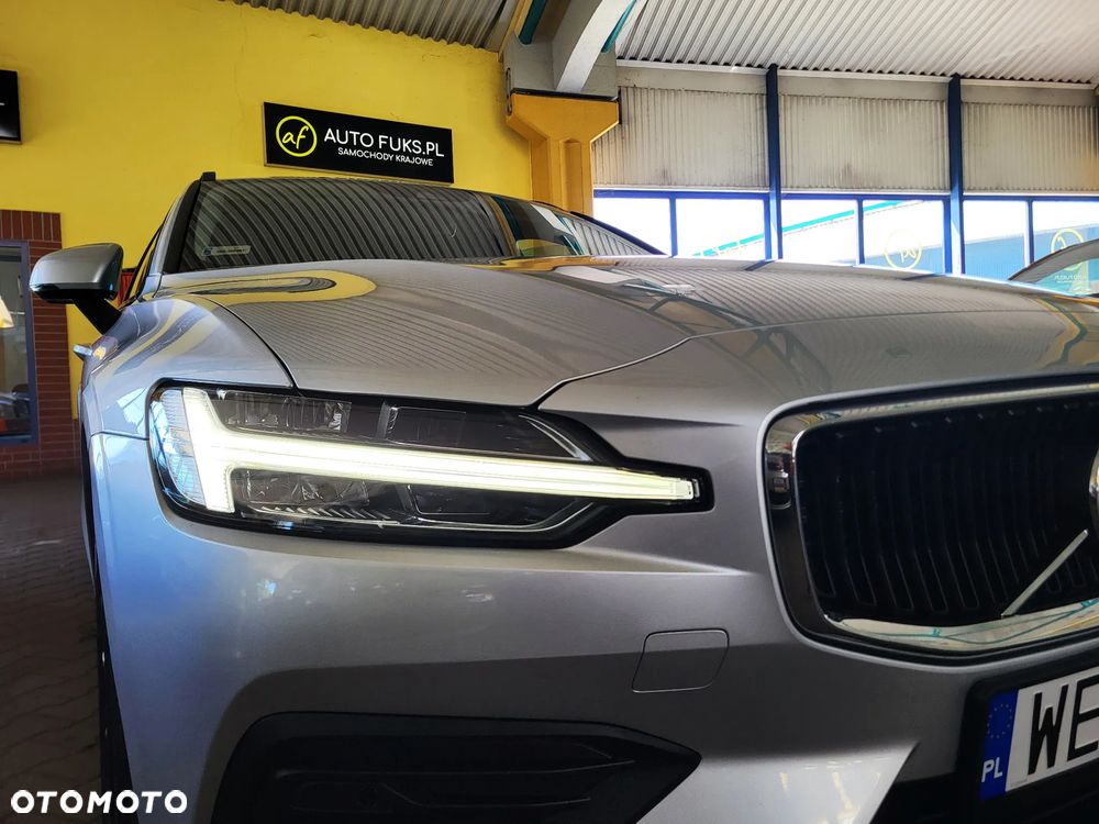 Volvo V60 B4 D Momentum - 4