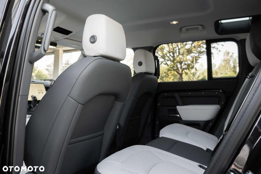 Land Rover Defender 3.0 D250 mHEV S - 31