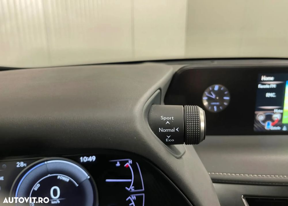 Lexus UX 250h Business Edition - 13