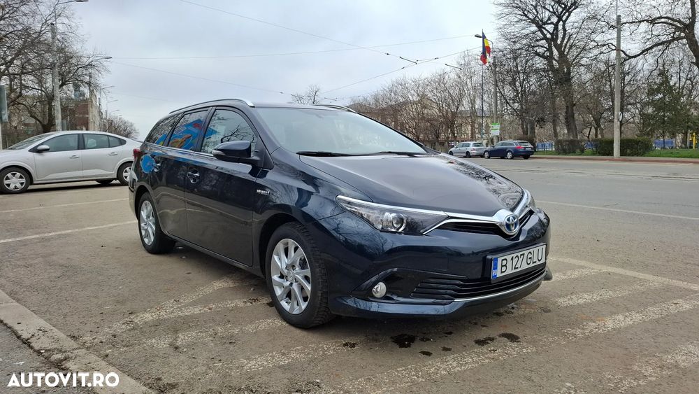 Toyota Auris 1.8 VVT-i Automatik Edition S+ - 1