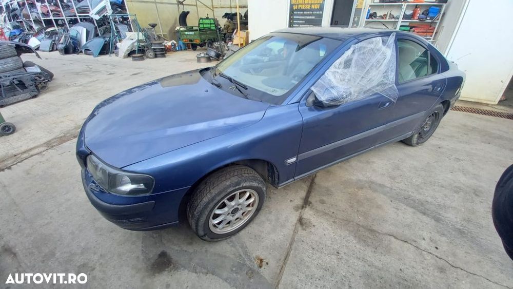 Dezmembrari Volvo S60 2004 Sedan 2.4i benzina - 5