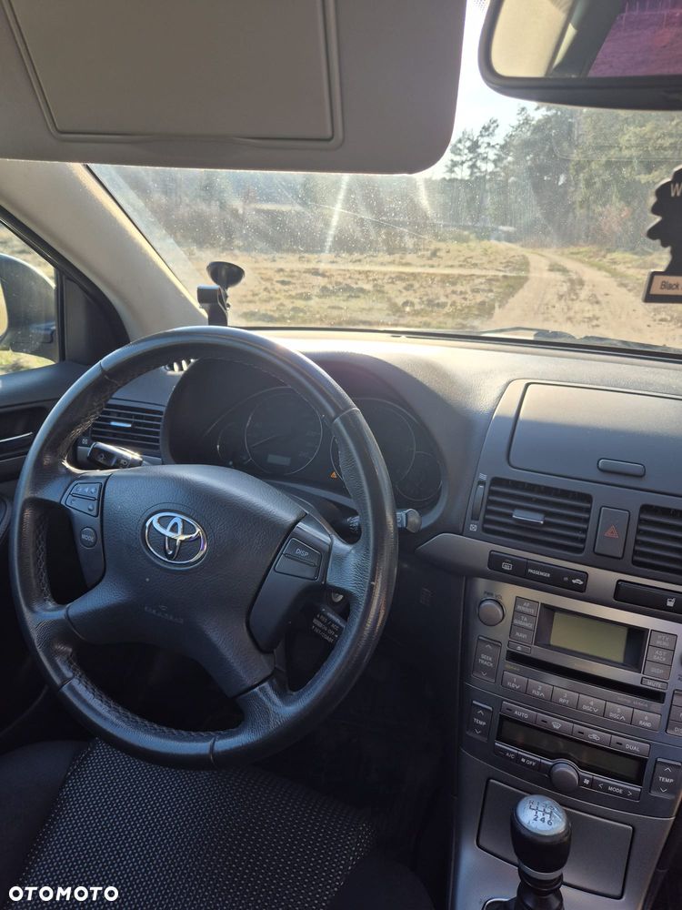 Toyota Avensis 2.0 D-4D Sol - 3