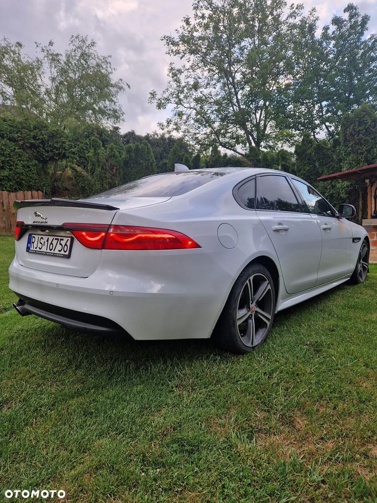 Jaguar XF 2.0 i4D R-Sport - 5