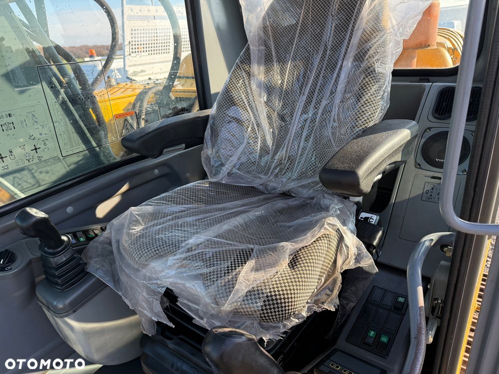 Volvo EC140LCM / TYLKO 5100 MTH / SZEROKIE GĄSIENNICE / Z FRANCJI / SUPER STAN / / / - 18