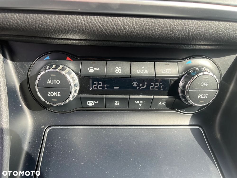 Mercedes-Benz GLA 200 7G-DCT AMG Line - 17