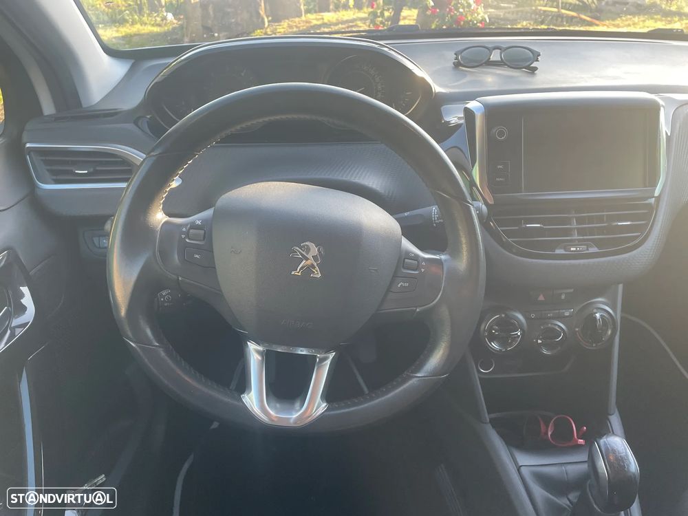 Peugeot 208 1.5 BlueHDi Signature - 5