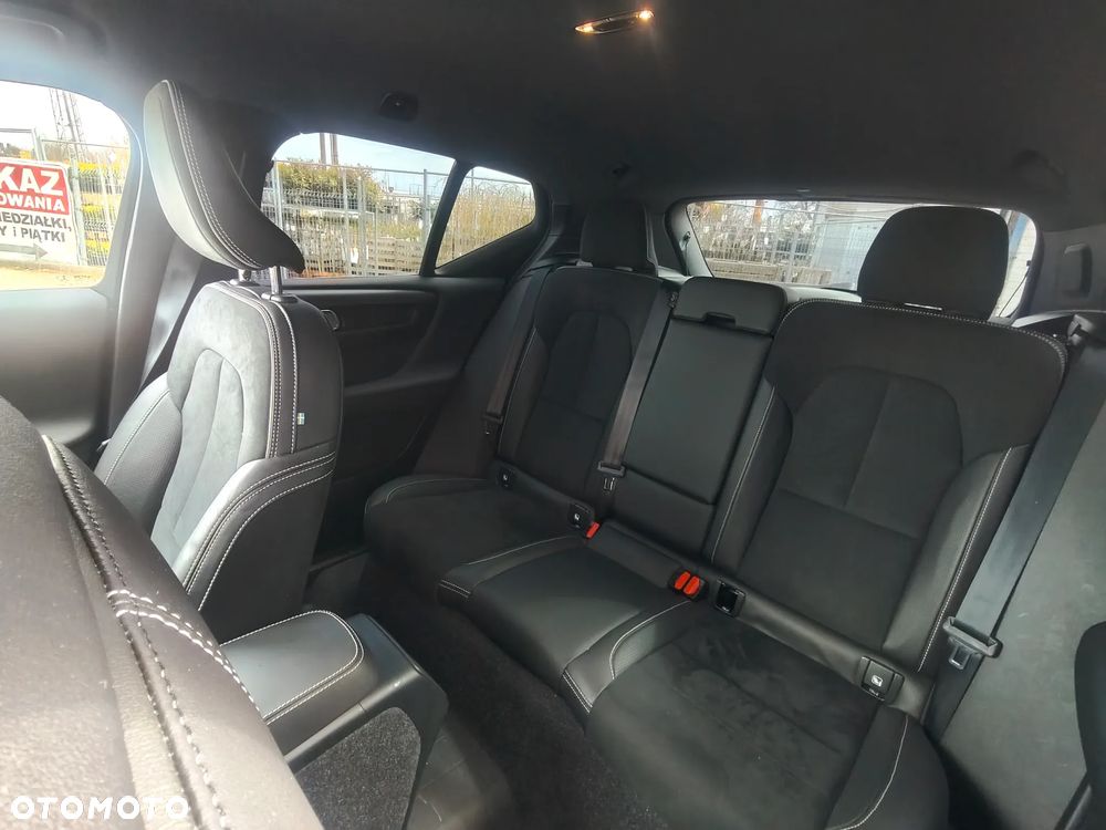 Volvo XC 40 T3 R-Design - 29