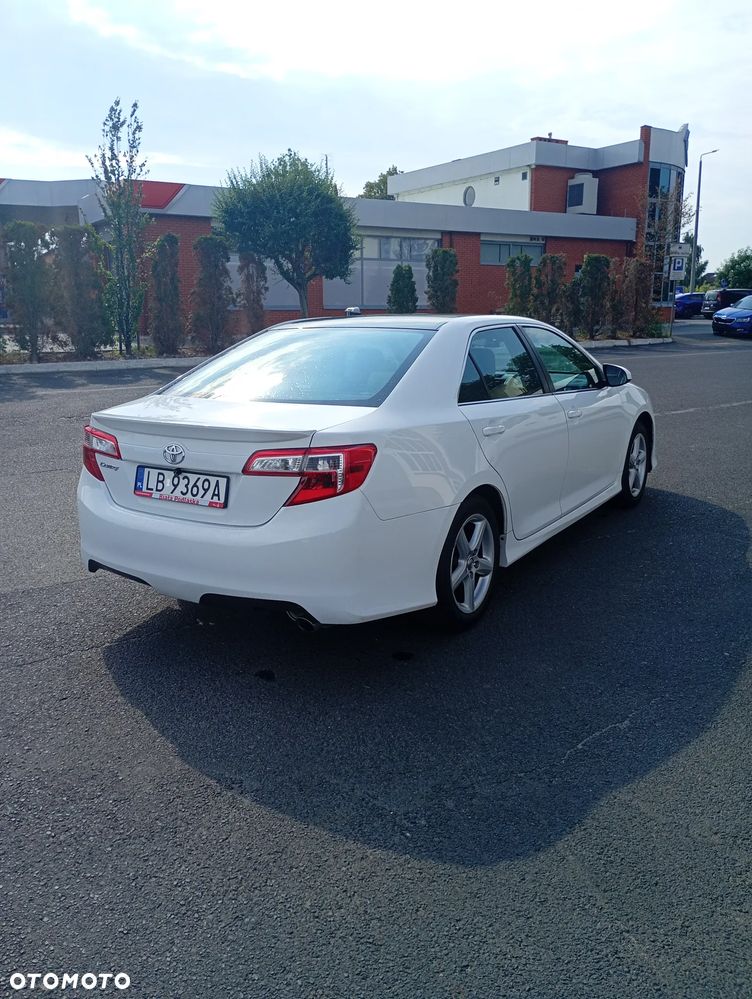 Toyota Camry - 7