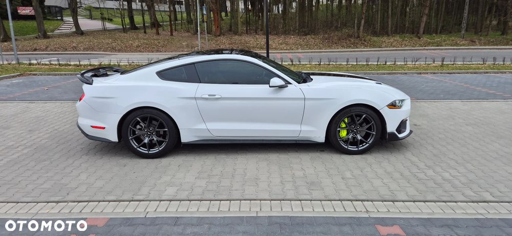 Ford Mustang - 6