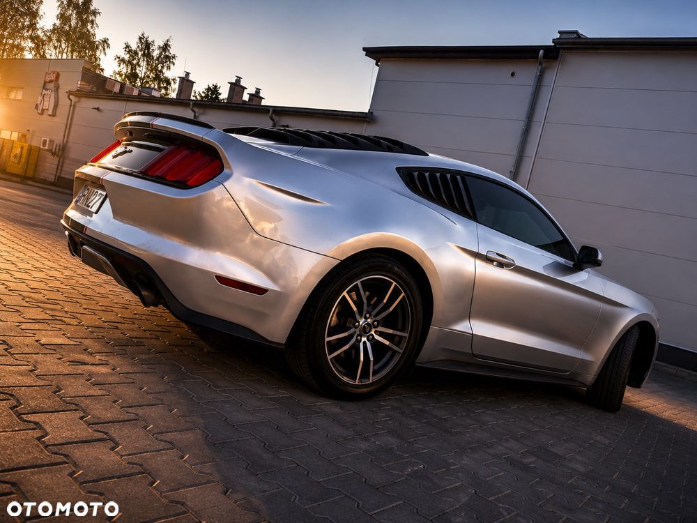 Ford Mustang - 17