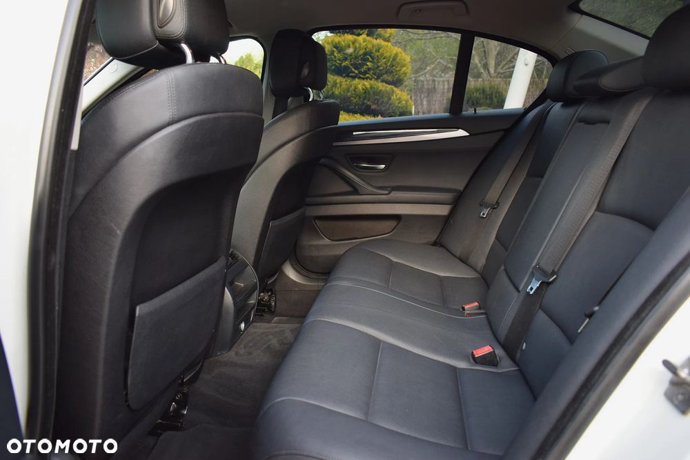 BMW Seria 5 530i - 8
