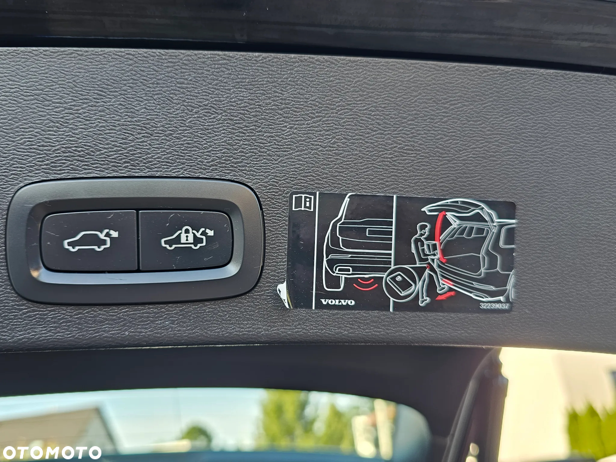 Volvo XC 40 D3 Momentum Pro - 33