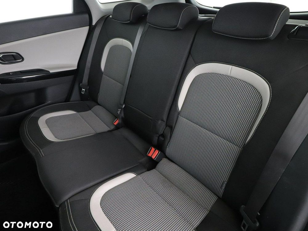 Kia Ceed 1.6 GDI ISG Dream-Team Edition - 17