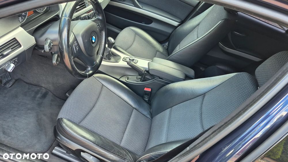 BMW Seria 3 320d xDrive - 9