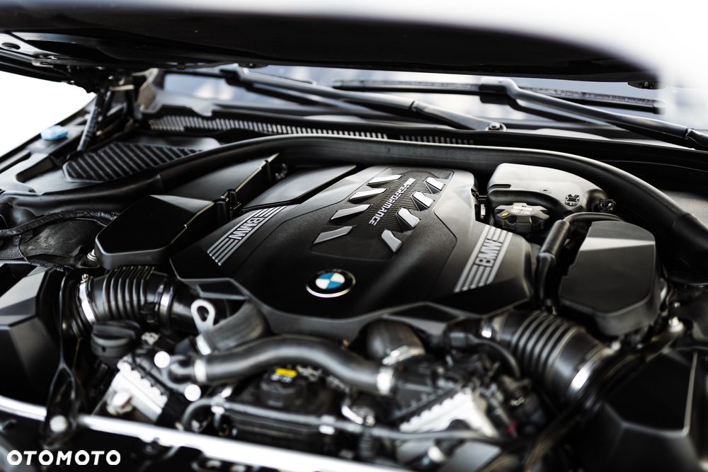 BMW Seria 8 - 11