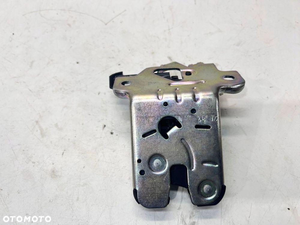 ZAMEK KLAPY TYŁ AUDI A4 B9 A5 8W0827503 - 2