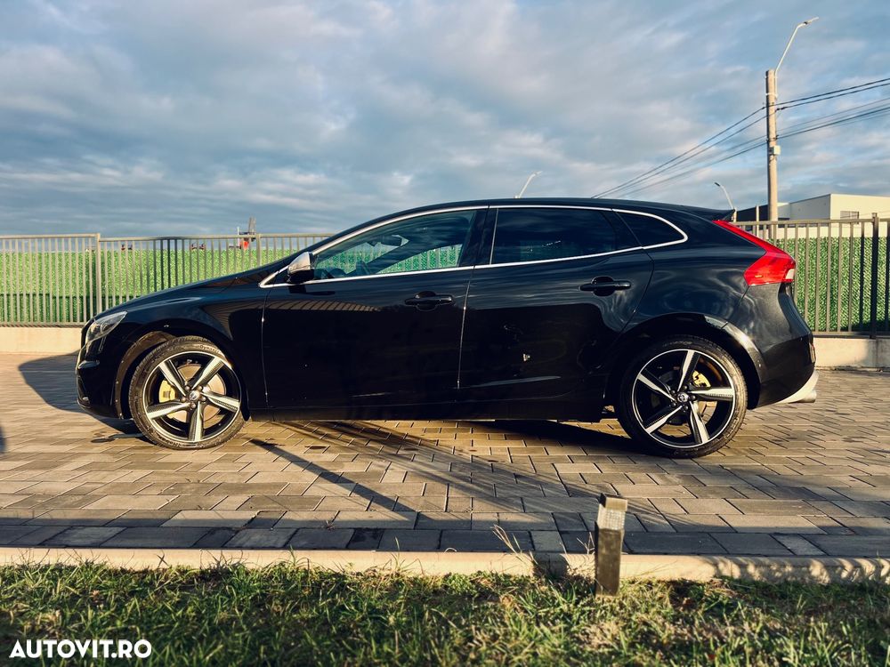 Volvo V40 D3 R-Design - 3