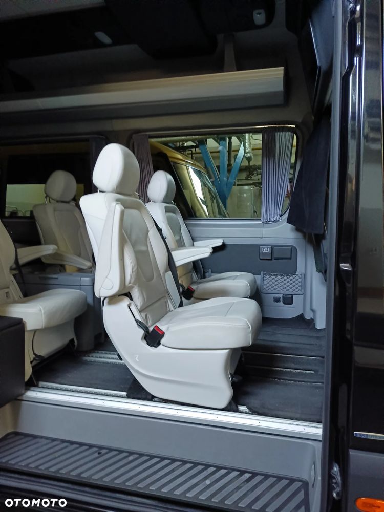 Mercedes-Benz Sprinter - 12