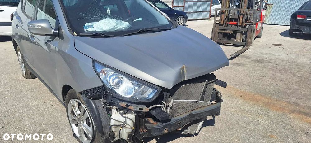 Hyundai IX35 lampa prawy przód - 1