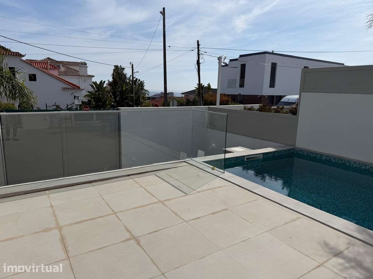 Elegante Moradia Contemporânea T4 com Piscina Privativa e Vista Mar no - Grande imagem: 2/19