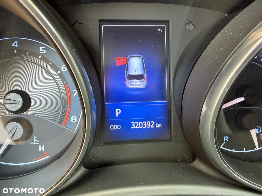 Toyota Auris - 10