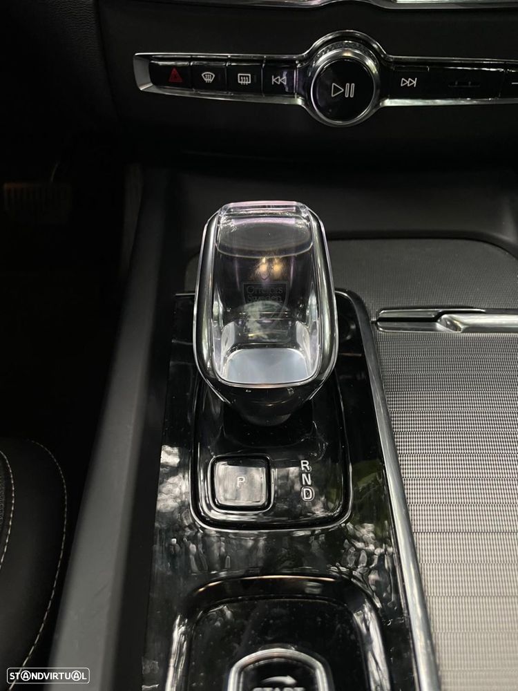 Volvo XC 60 2.0 T6 PHEV Black Edition AWD - 22