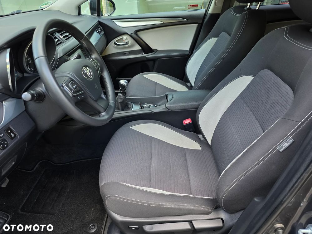 Toyota Avensis - 19