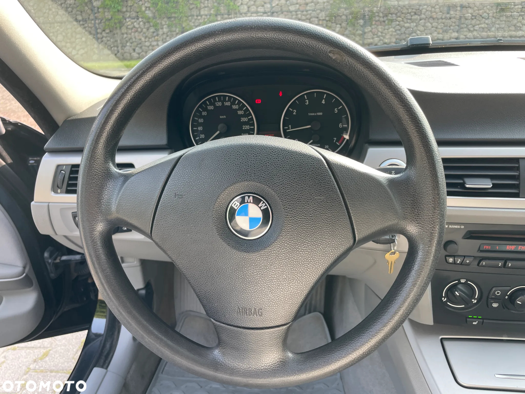 BMW Seria 3 318i - 22