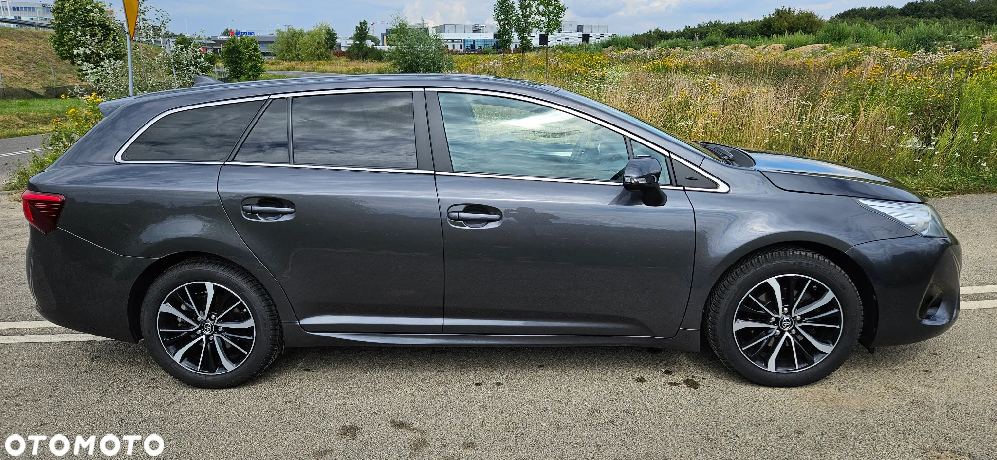 Toyota Avensis 1.8 Premium - 3