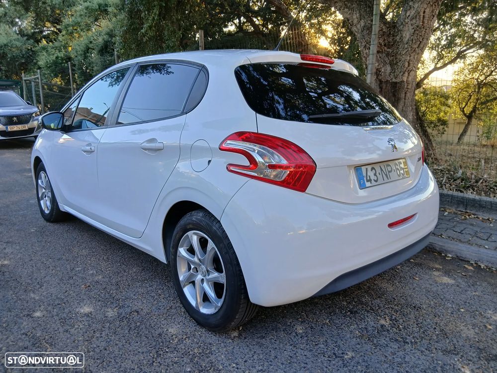 Peugeot 208 - 2