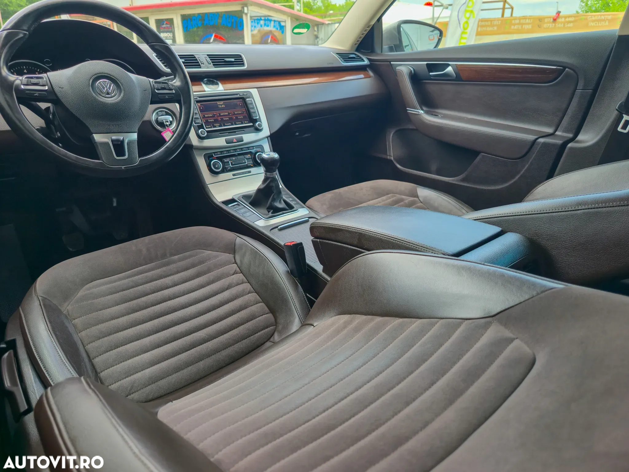 Volkswagen Passat Variant 1.8 TSI Comfortline - 11