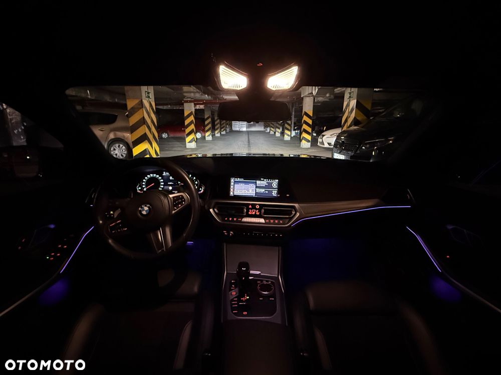 BMW Seria 3 318i M Sport - 30