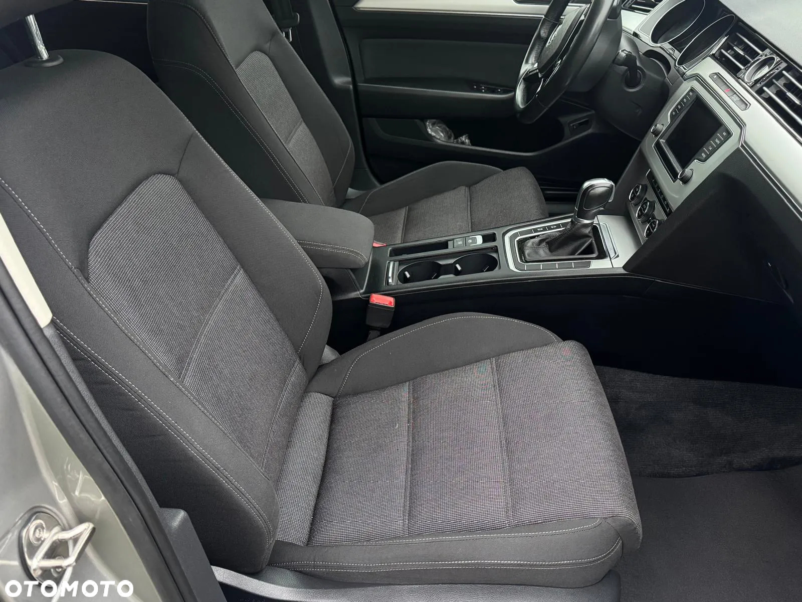 Volkswagen Passat Variant 1.8 TSI (BlueMotion Technology) DSG Comfortline - 22