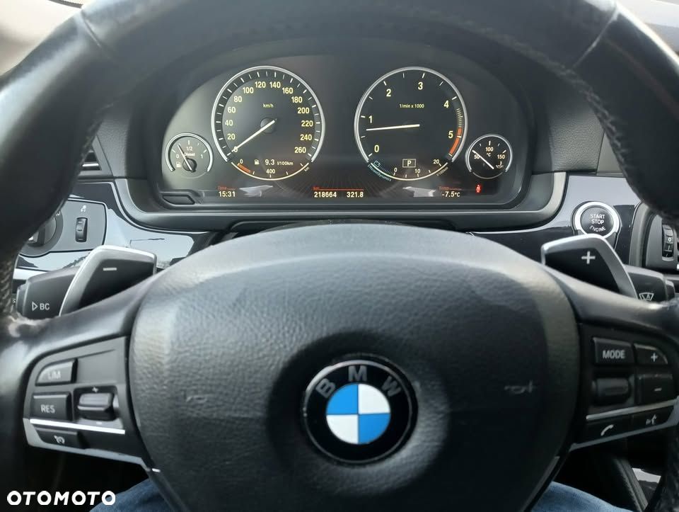 BMW Seria 5 530d xDrive - 7