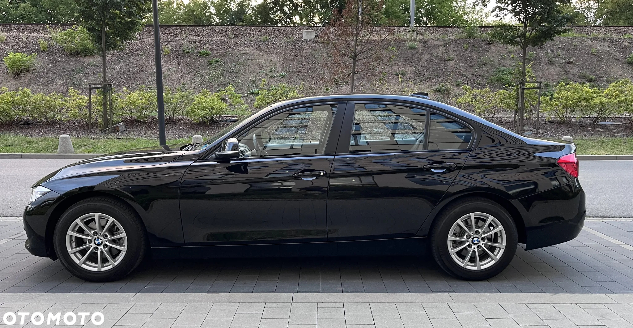 BMW Seria 3 318i - 5