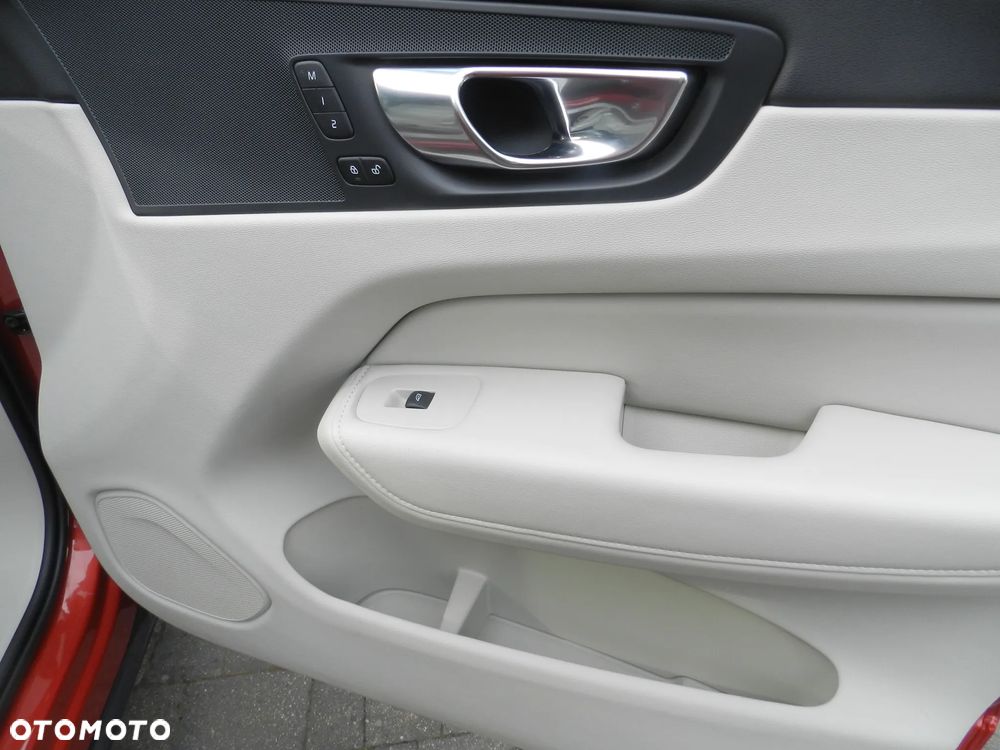 Volvo XC 60 B4 D AWD Geartronic Inscription - 10