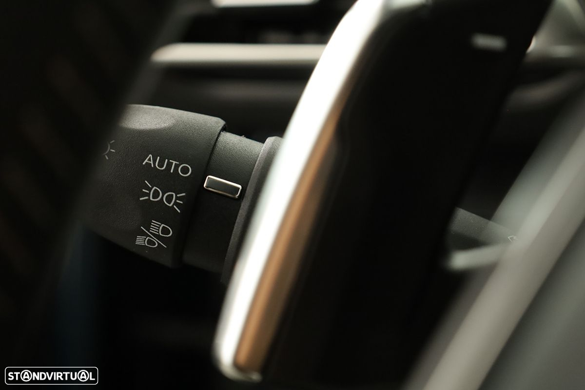 Peugeot 5008 1.2 Hybrid Allure Pack e-DCS6 - 16