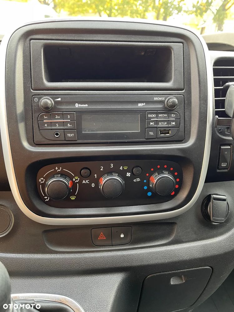 Renault Trafic - 12