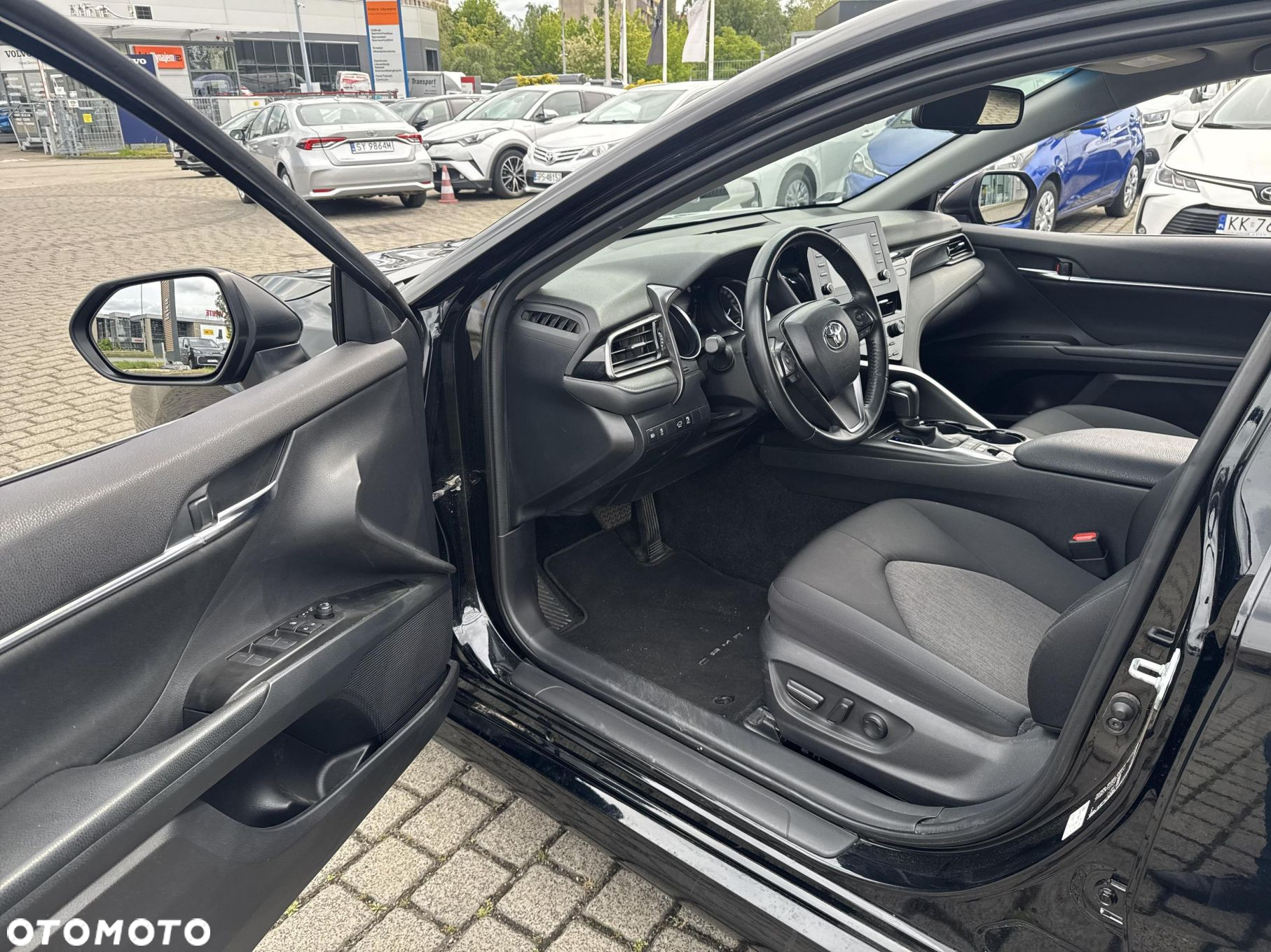 Toyota Camry - 22