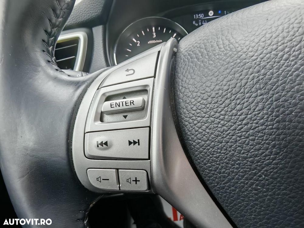 Nissan Qashqai 1.6 DCI Xtronic TEKNA+ - 21