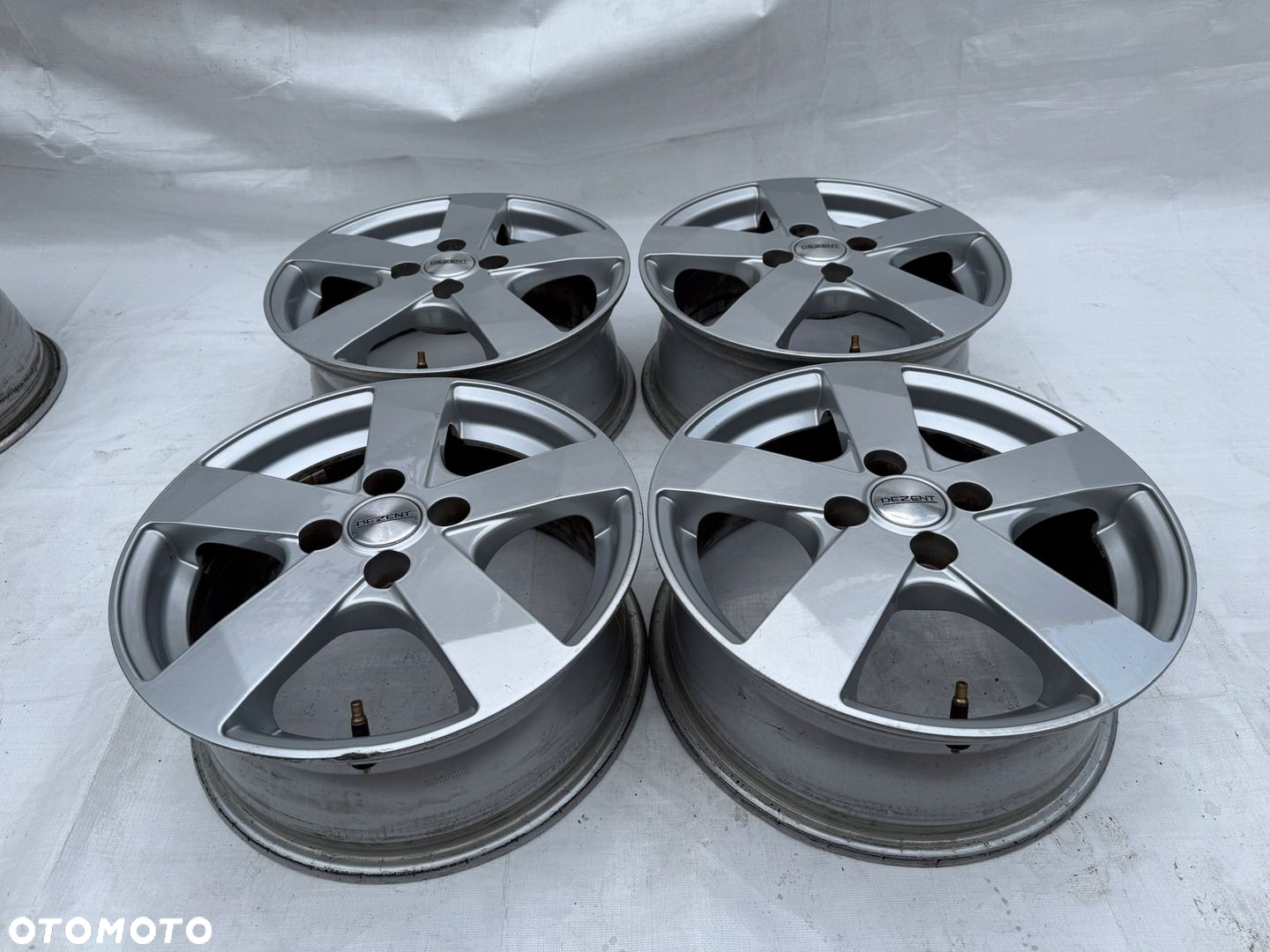 Felgi Dezent Toyota Suzuki Kia 4x100 6J 15" ET47 741 - 2