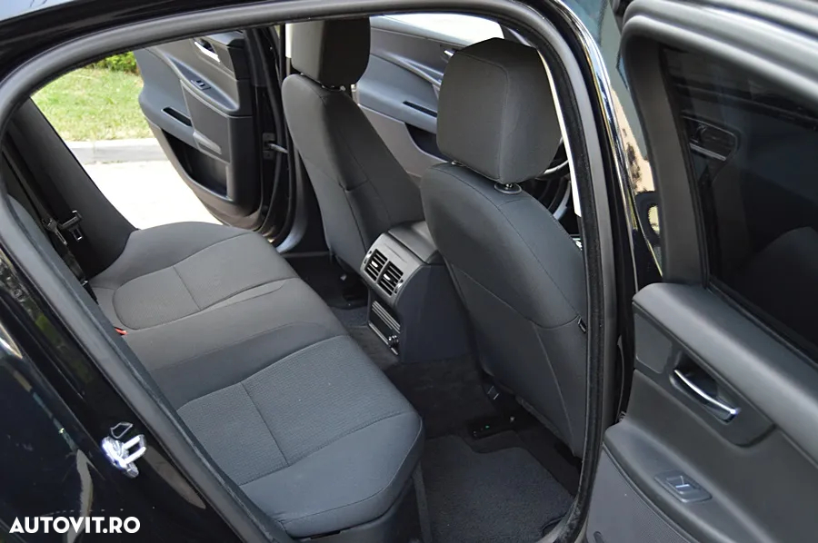 Jaguar XE - 28