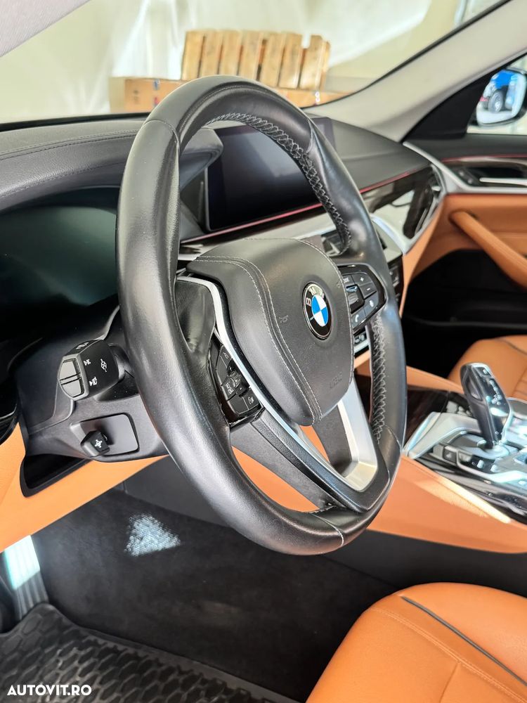 BMW Seria 5 520d xDrive AT - 15