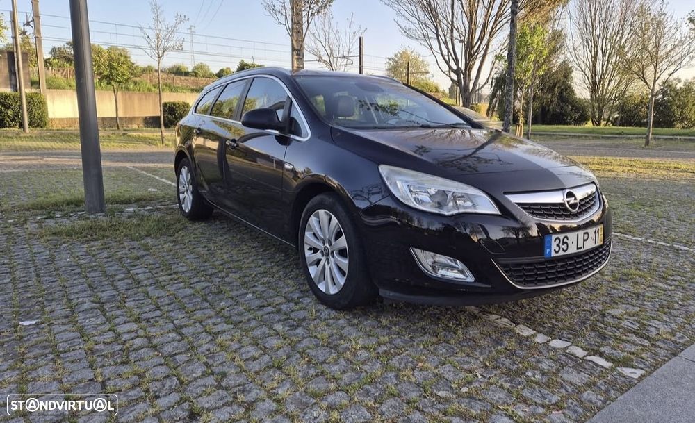 Opel Astra 1.9 CDTi Cosmo - 1