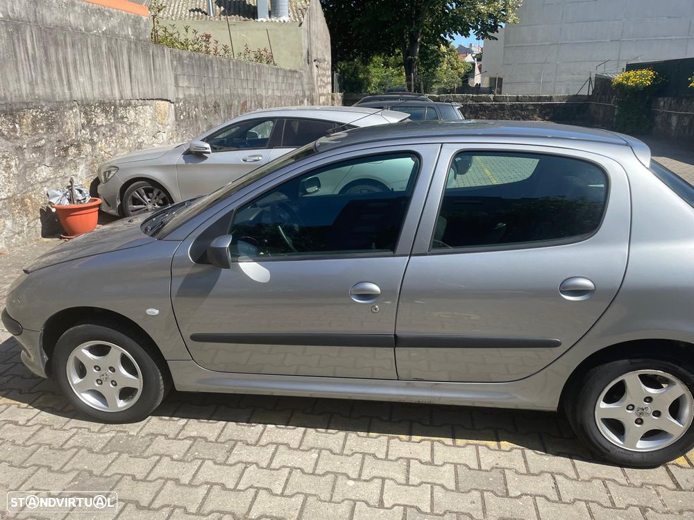 Peugeot 206 1.1 Color Line - 26