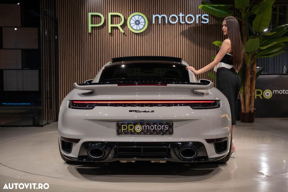 Porsche 911-TURBO-S - 9