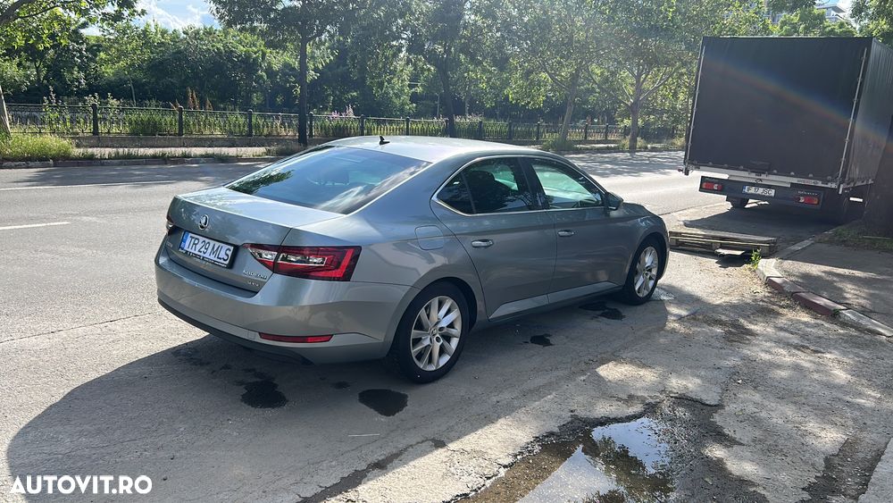 Skoda Superb 2.0 TDI DSG 4X4 Ambition - 5