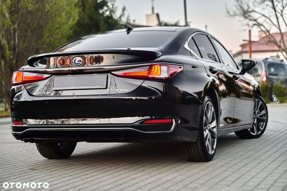 Lexus ES 300h F Sport - 20