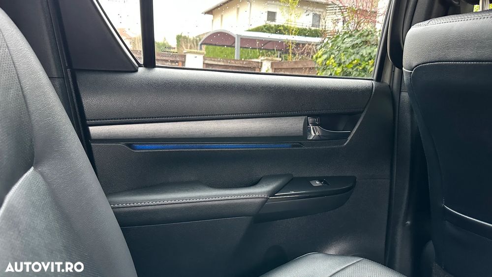 Toyota Hilux 2.8D 204CP 4x4 Double Cab AT Invincible Color Edition - 18